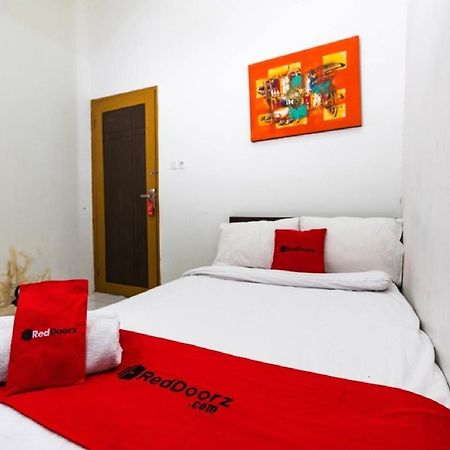 Reddoorz @ Hertasning Area 2 Makassar Exterior photo