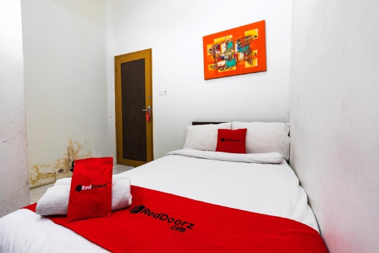 Reddoorz @ Hertasning Area 2 Makassar Exterior photo