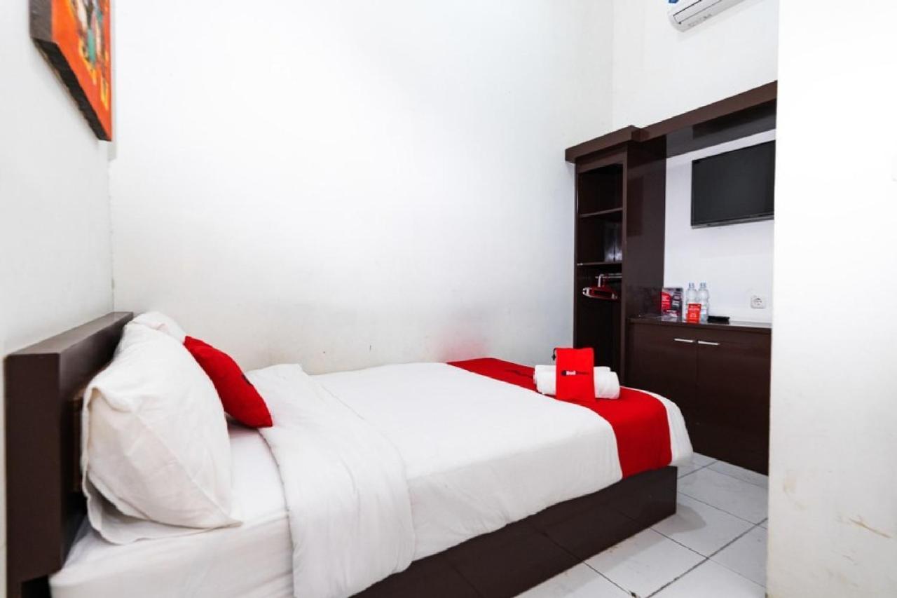 Reddoorz @ Hertasning Area 2 Makassar Exterior photo